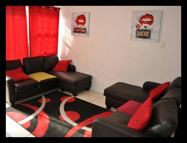 2 BEDROOM TOWNHOUSE RENTED IN WALMER HEIGHTS
